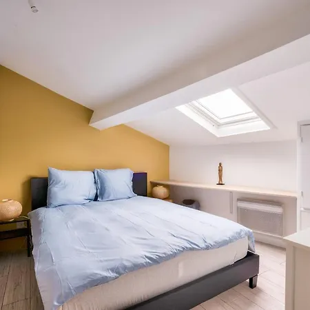 : Superb Near St-jean Station Apartman *