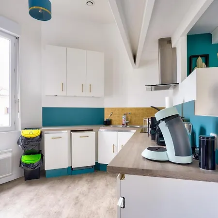 : Superb Near St-jean Station Apartment *