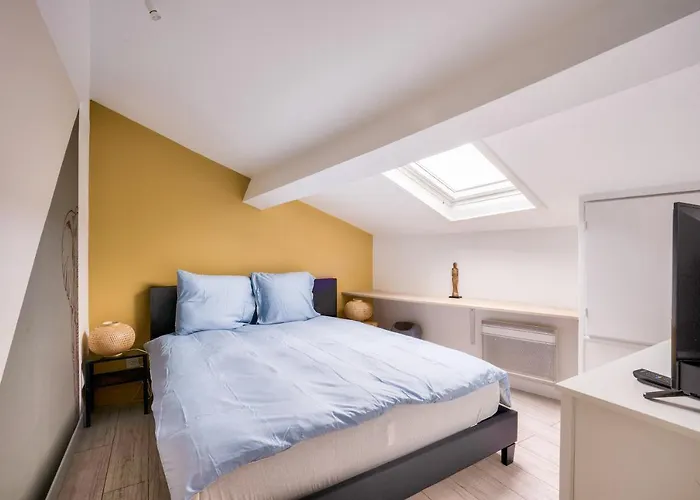: Superb Near St-jean Station Apartman *